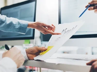 صفائی کا کارکن پوسٹ کریں: فرش صاف کرنا آسان کام نہیں ہے